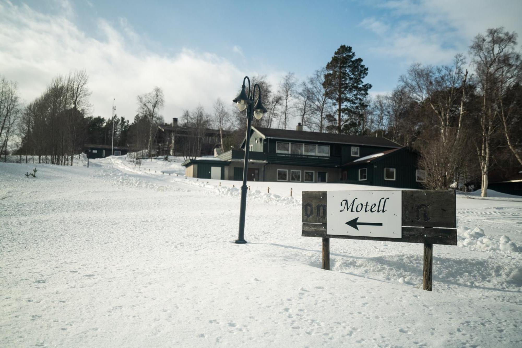 Dombastun Motel ภายนอก รูปภาพ